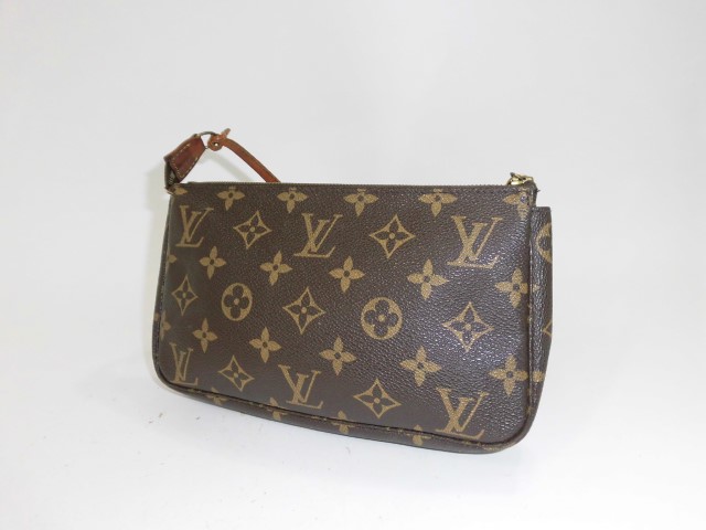 ルイヴィトン　ポーチ