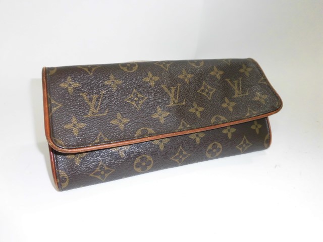 ルイヴィトン　ポーチ