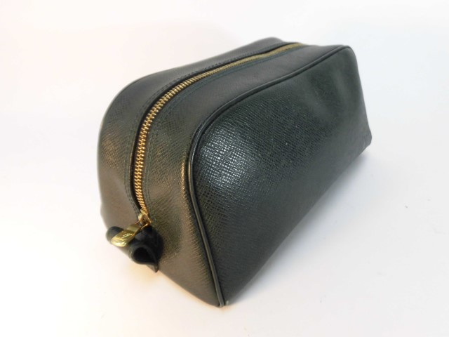 ルイヴィトン　ポーチ