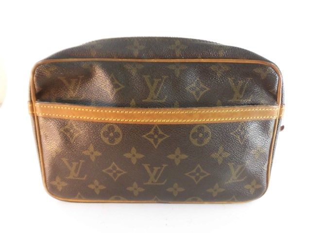 ルイヴィトン　ポーチ