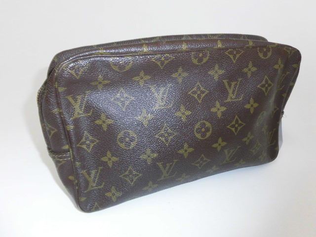 ルイヴィトン　ポーチ