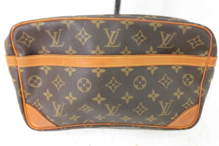 ルイヴィトン　ポーチ