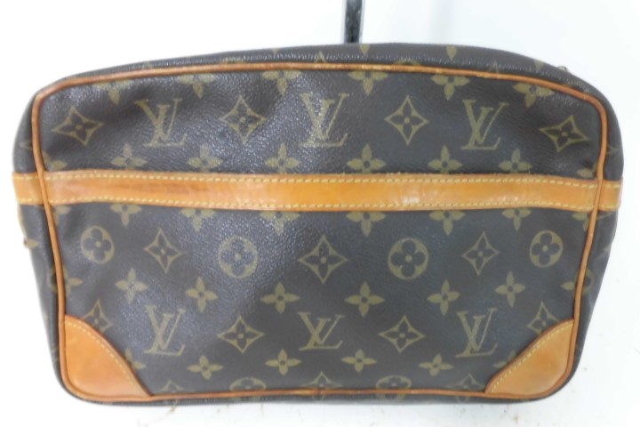 ルイヴィトン　ポーチ