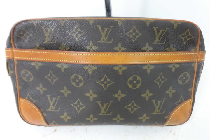 ルイヴィトン　ポーチ