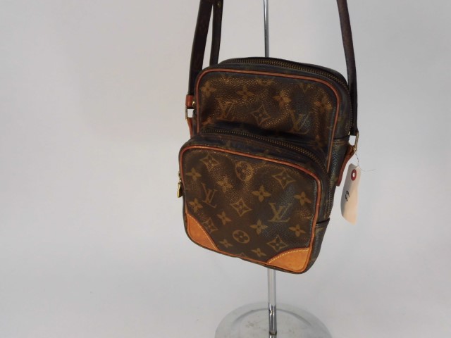 ルイヴィトン　ポーチ