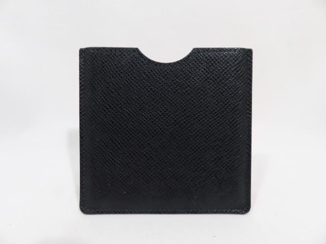 ルイヴィトン　ケース