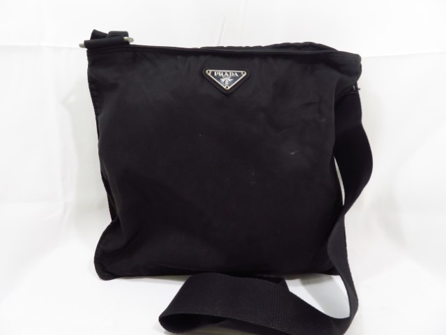プラダ　ショルダーバッグ