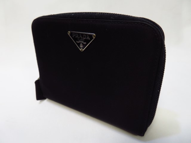 プラダ　財布