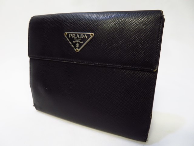 プラダ　財布