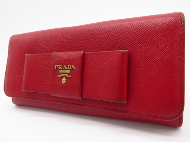 プラダ　財布