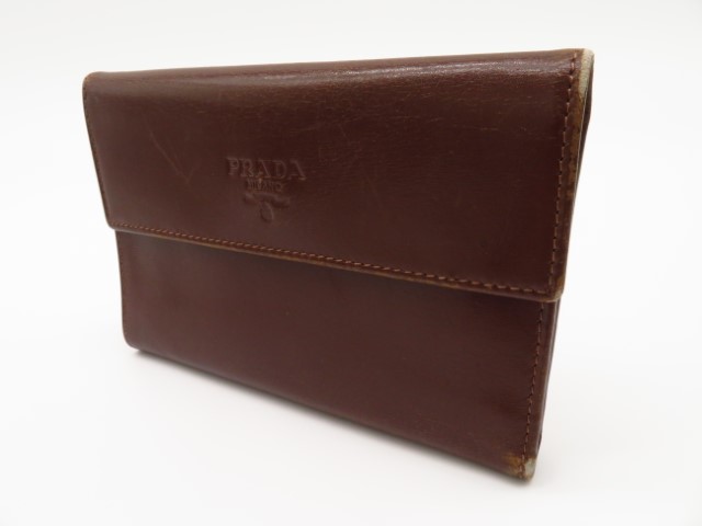 プラダ　財布